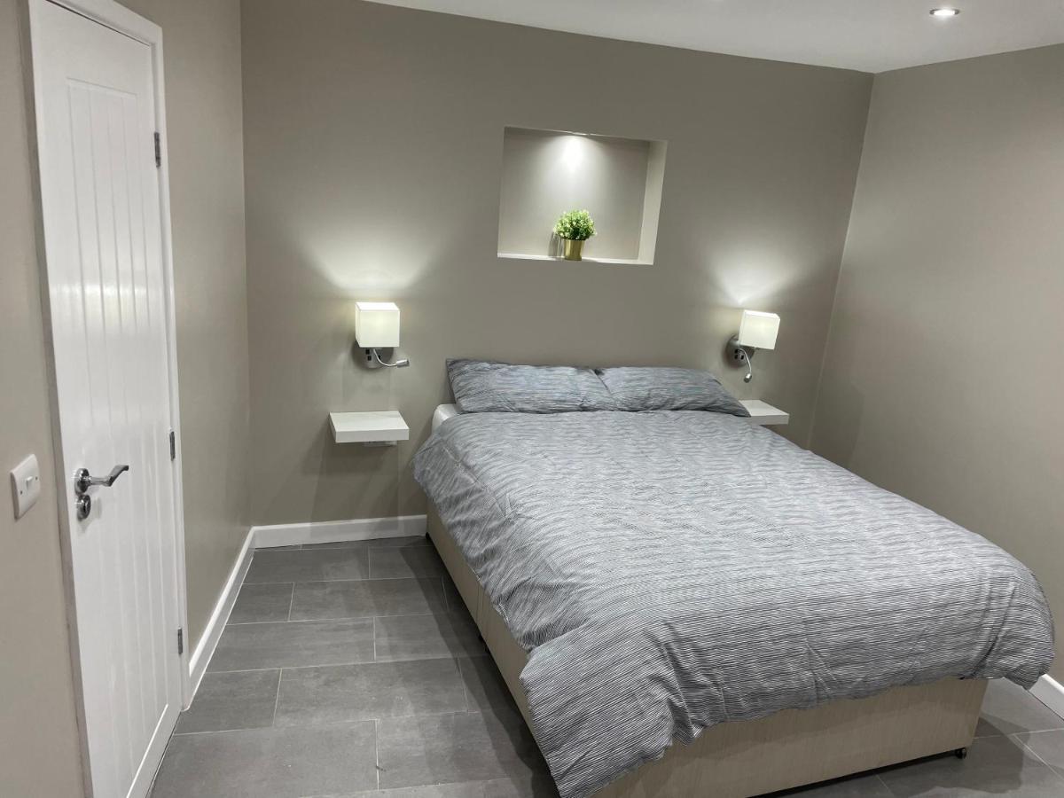 One Bedroom Apartment Goodmayes Экстерьер фото