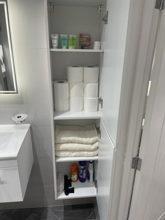 One Bedroom Apartment Goodmayes Экстерьер фото